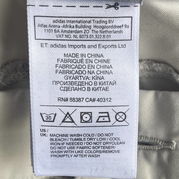 Adidas Shorts Mens Size 34 Beige Outdoor Cargo Lightweight - Picture 5 of 9